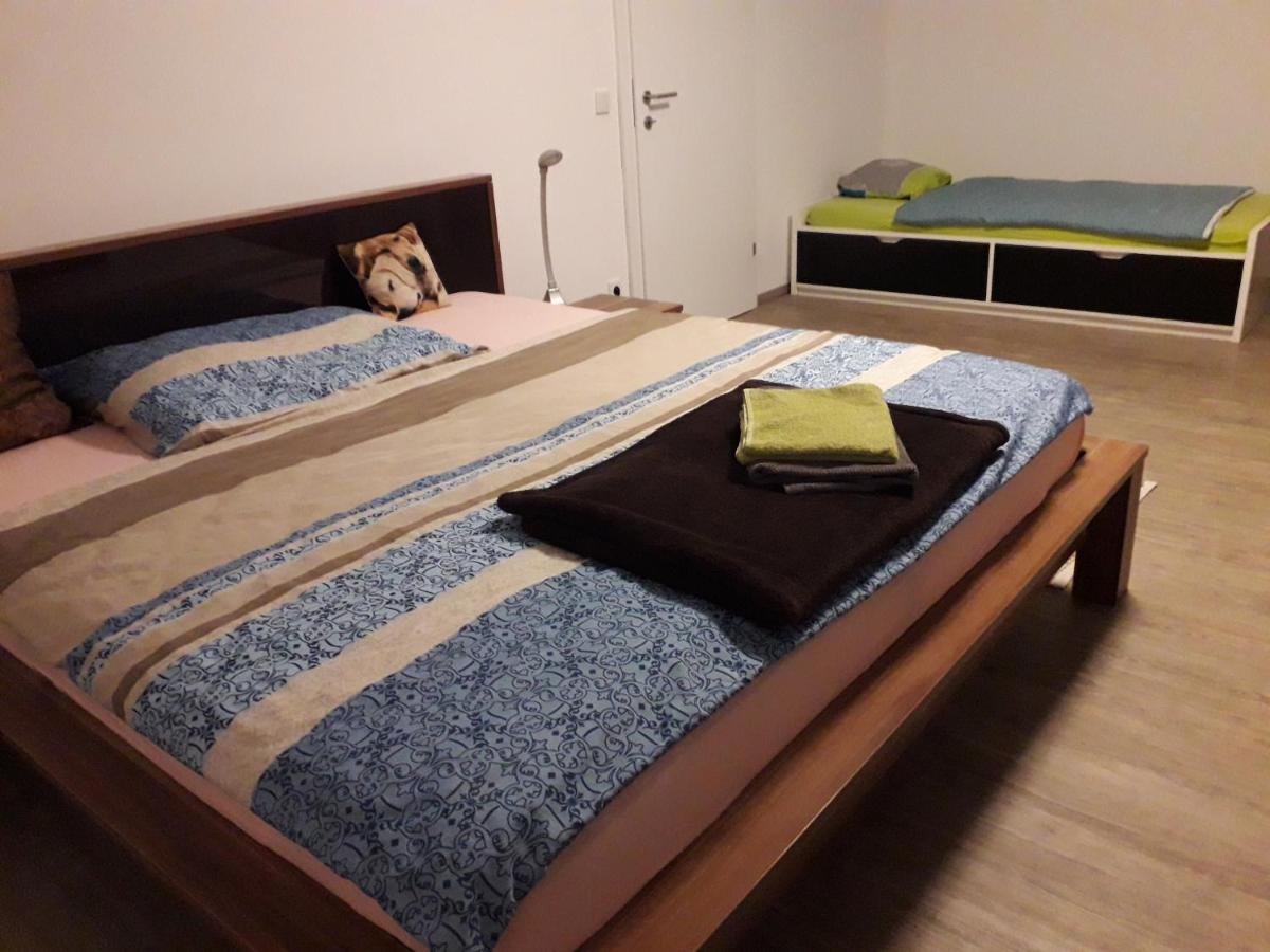 Apartment mit Balkon Steyr Bagian luar foto